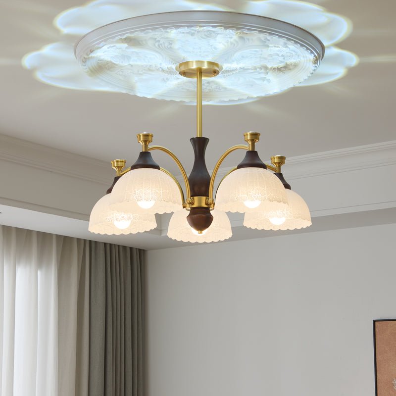 Avvynila traditionel elegant vintage-lysekrone i messing og træ