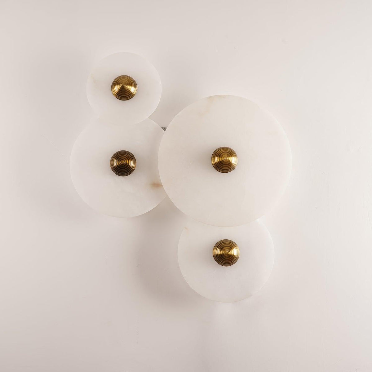 Apollo rund alabastervägglampa