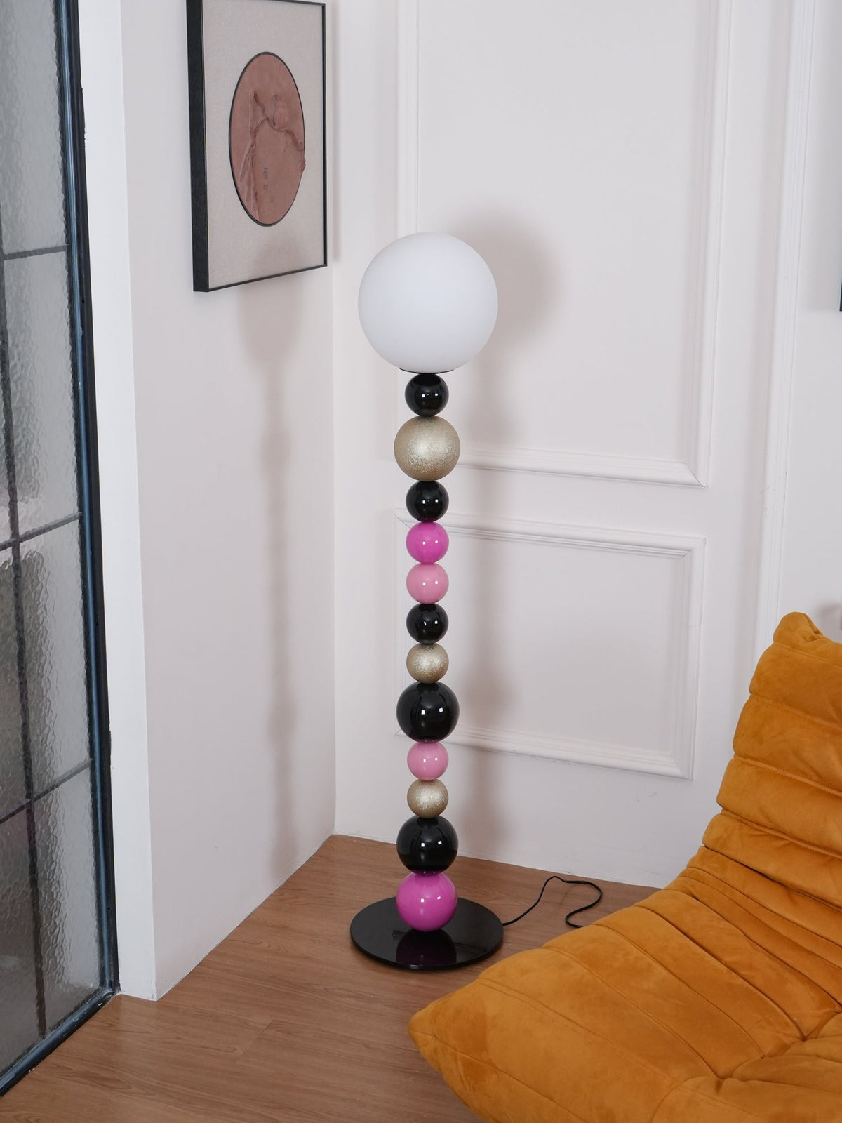 Kaleido gulvlampe med runde stablede kugler