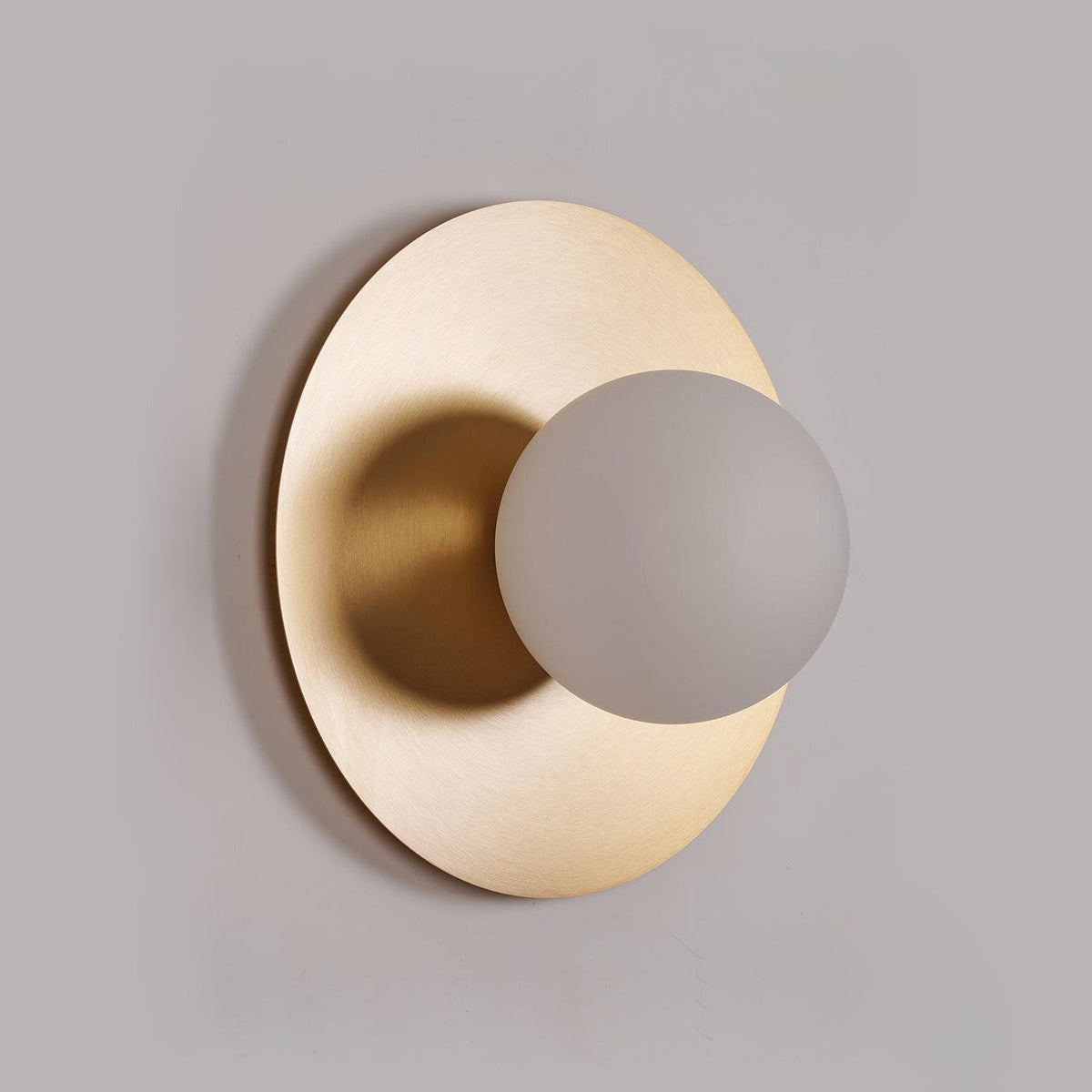 Elem modern minimalistisk rund vägglampa i konstglas och mässing