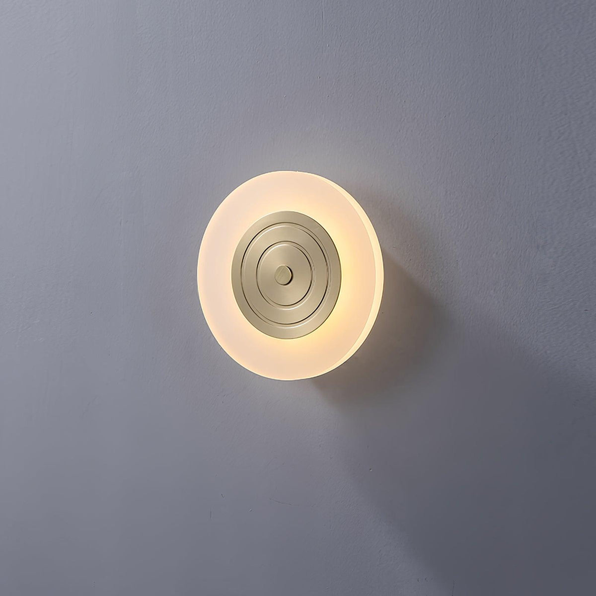 Pyrron rund månv vägglampa