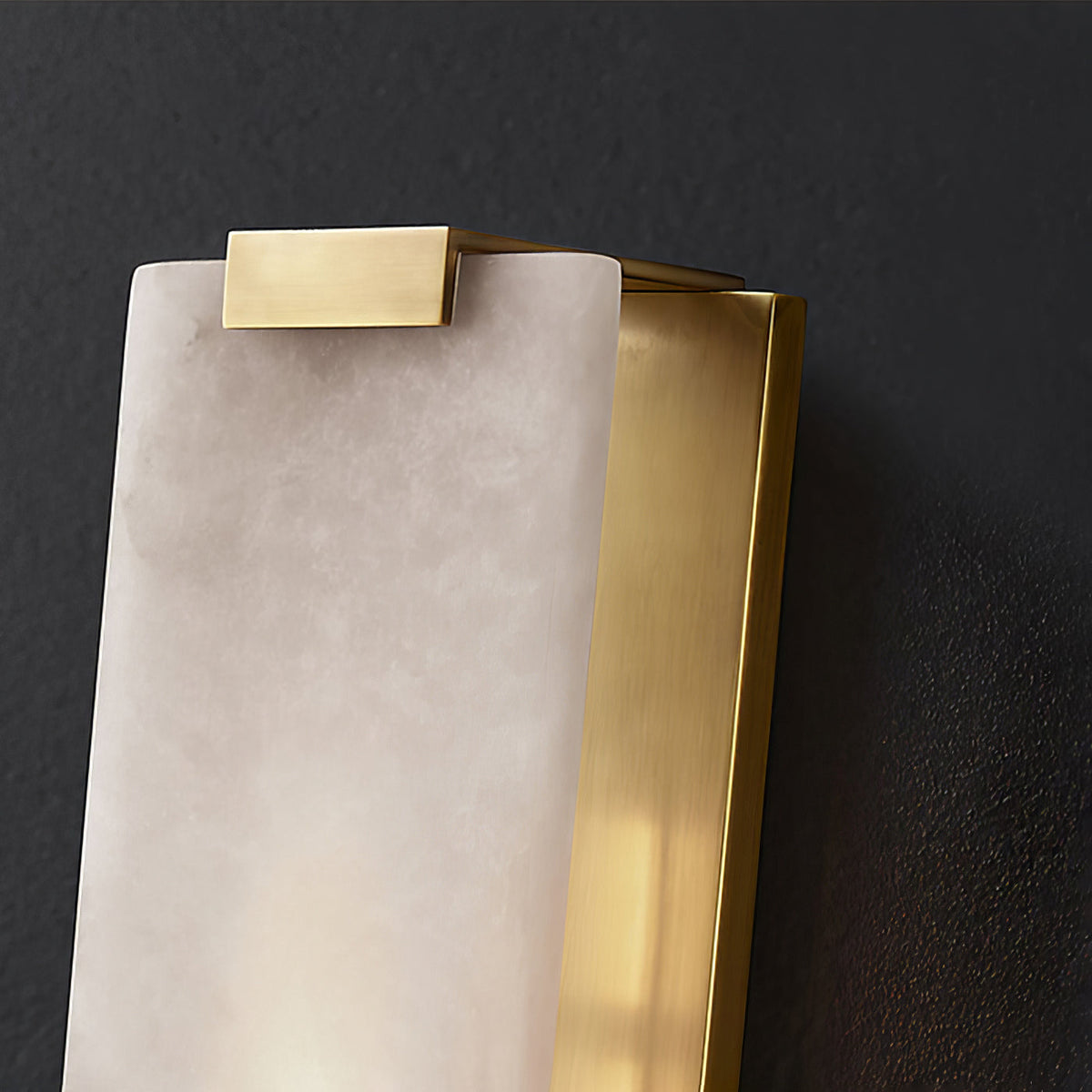 Velen-vägglampa med alabasterpanel och glöd