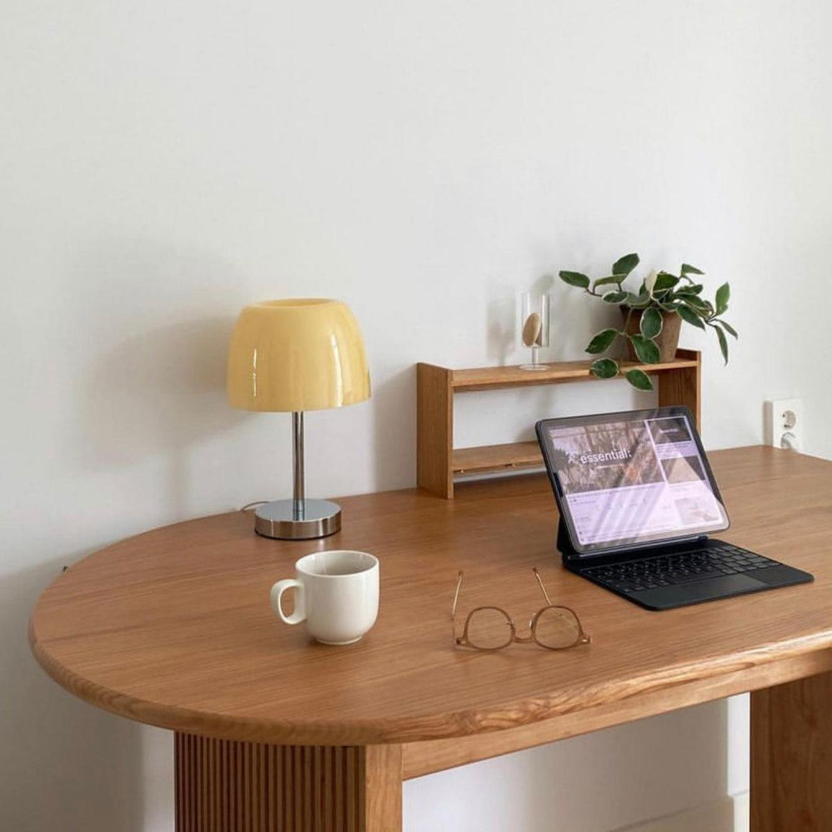Mirinira Table Lamp