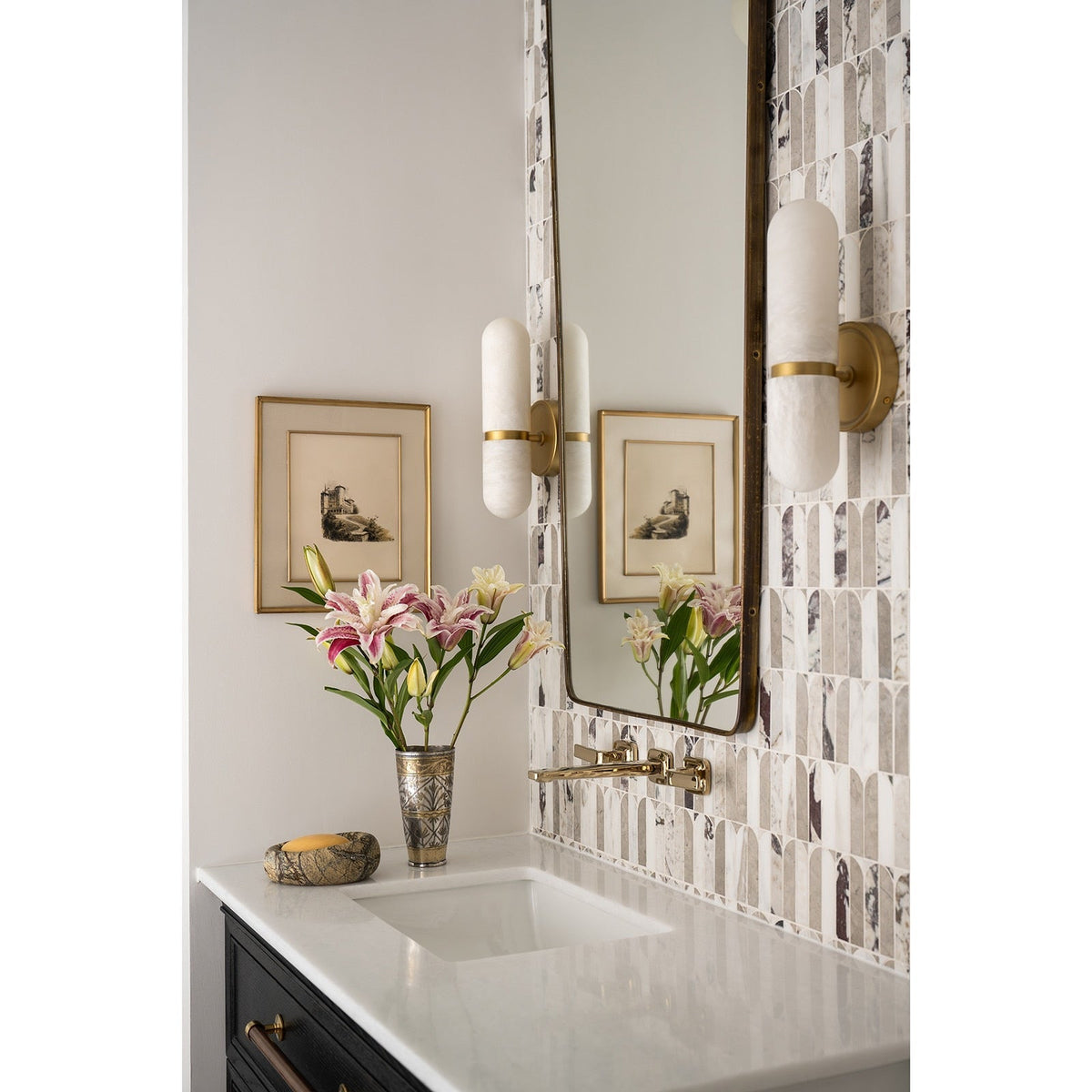 Salon-alabaster-vegglampi