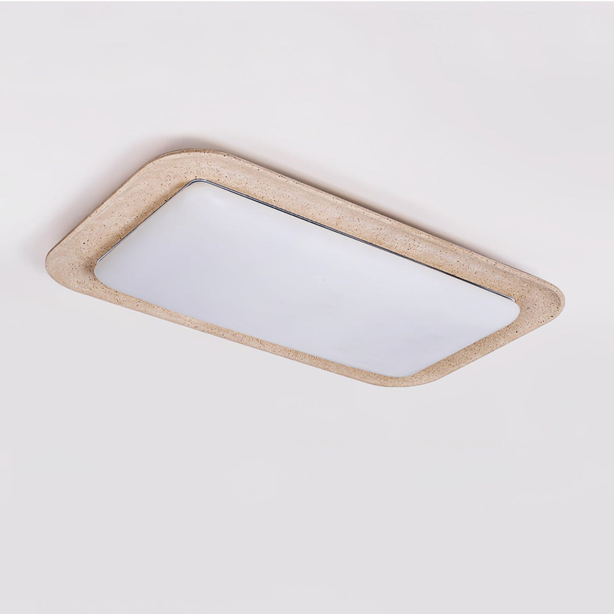 Zirke-loftslampe i travertin