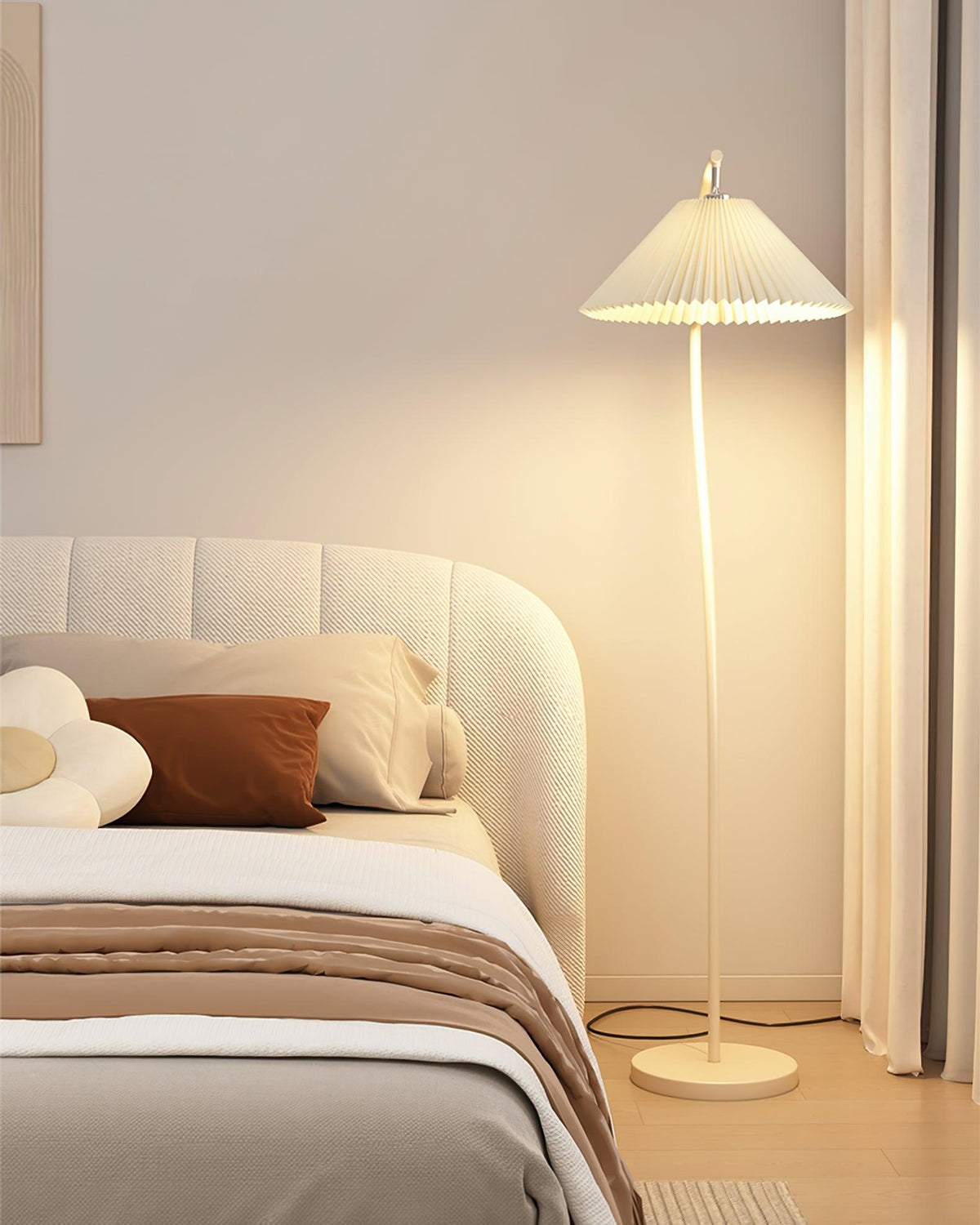 Mytalils modern böjda golvlampa i tyg