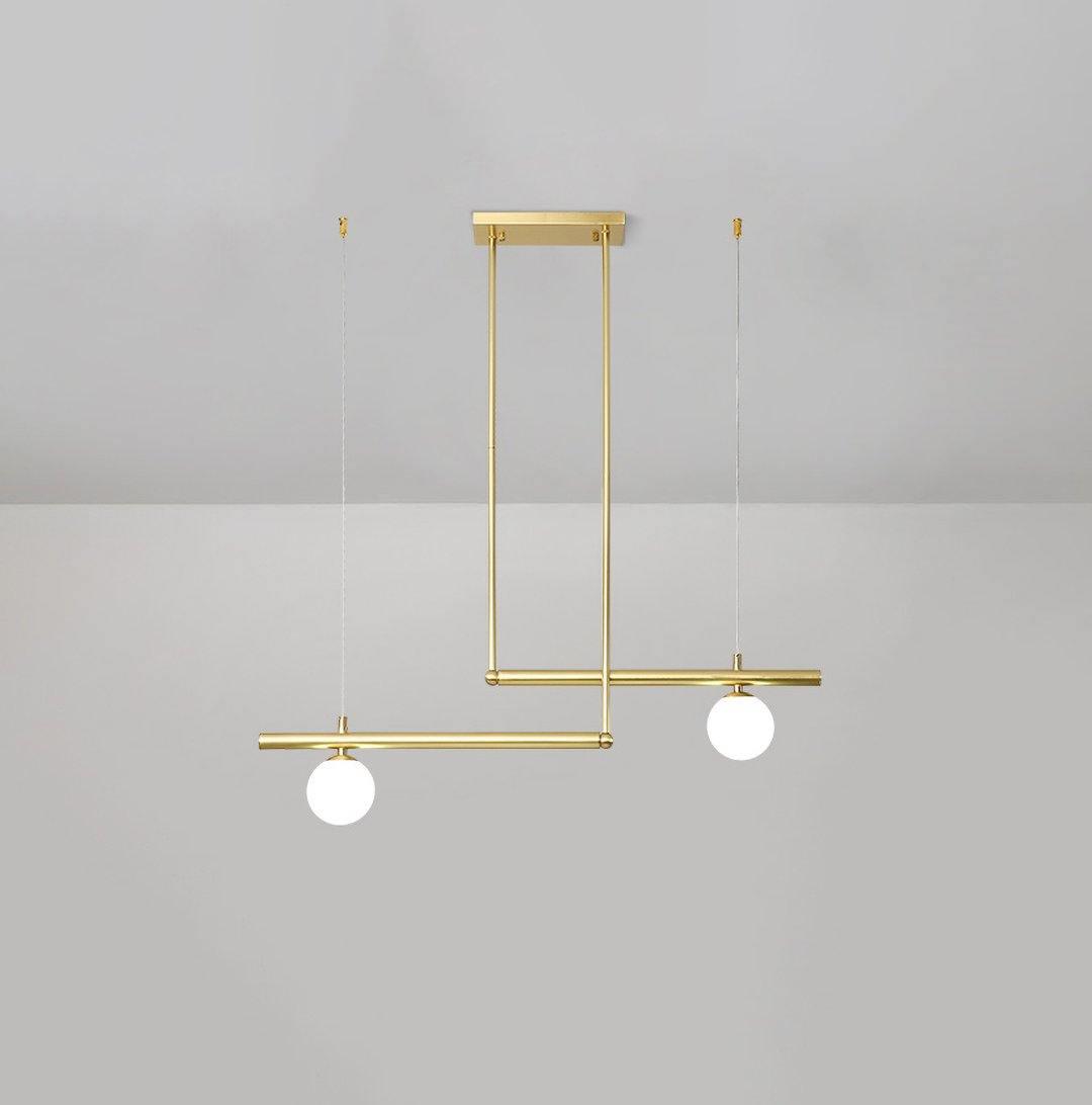 Estix pendellampe i messing, lineær, satellit, minimalistisk