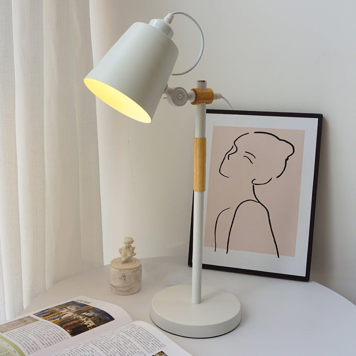 Candeeiro de mesa minimalista Addyson