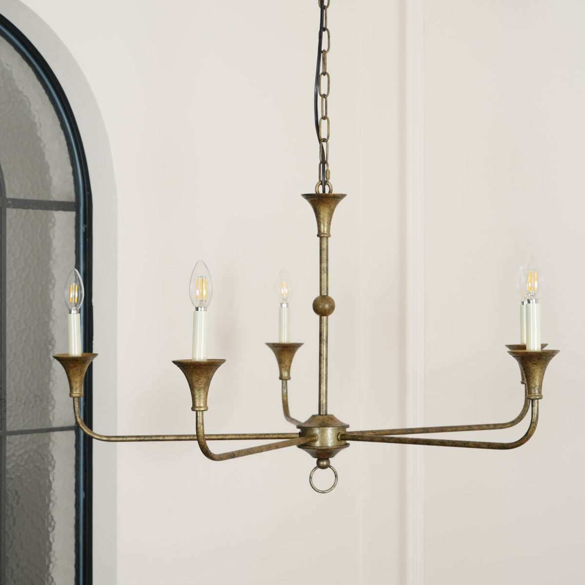 Lustre Livelo elegante com velas