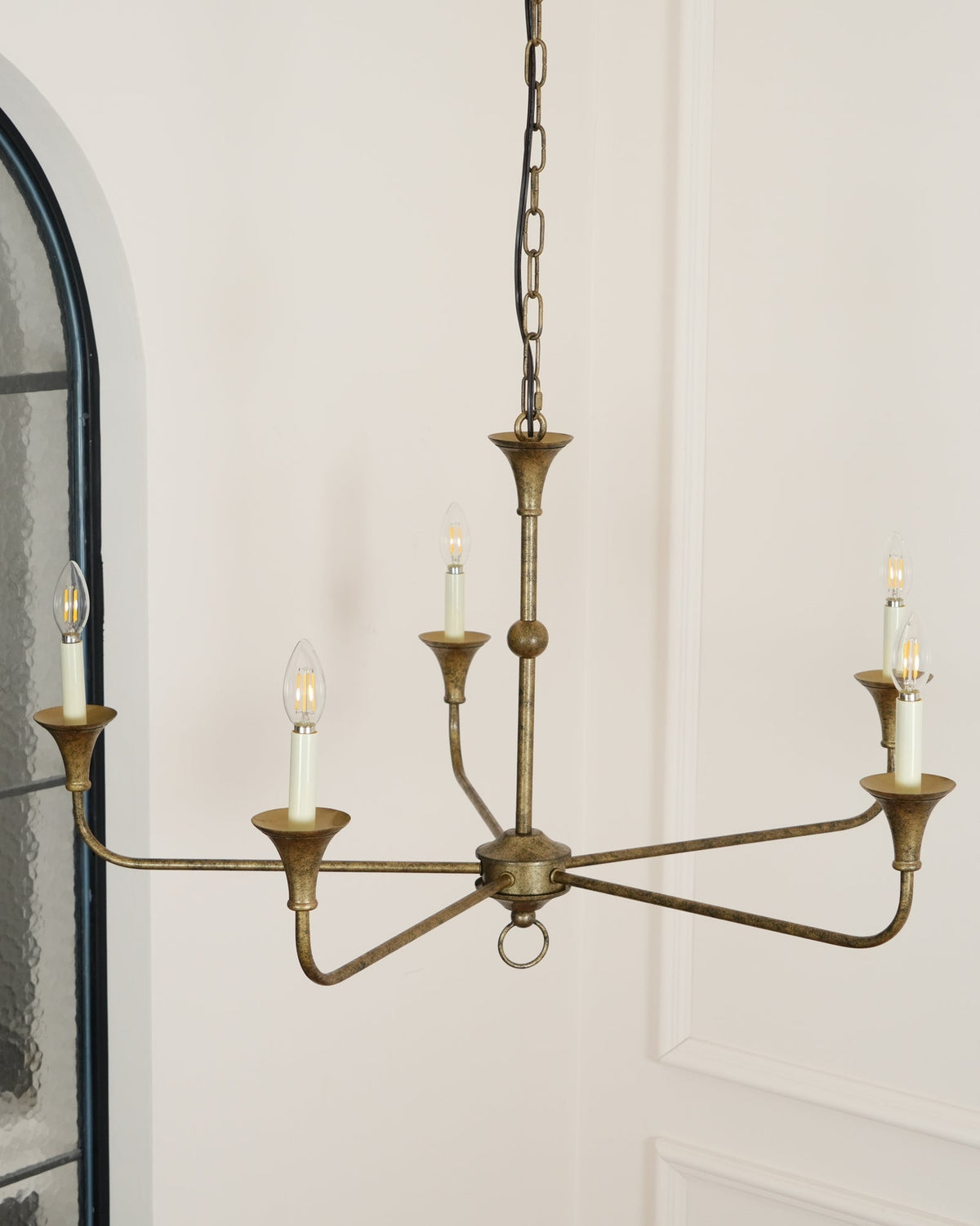 Lustre Livelo elegante com velas