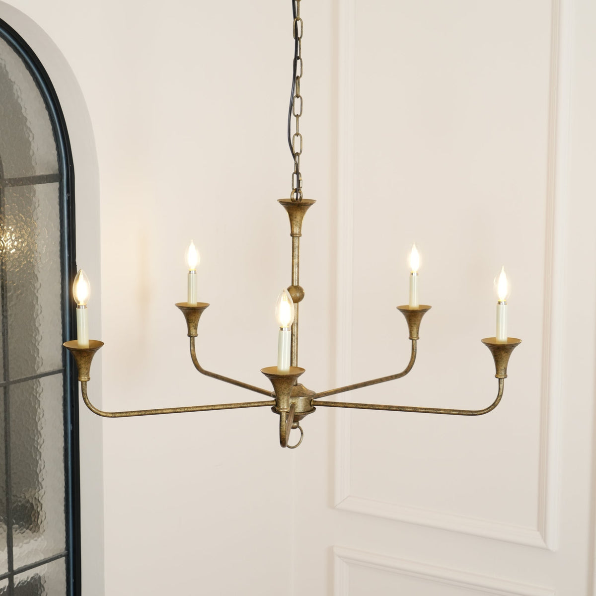 Lustre Livelo elegante com velas