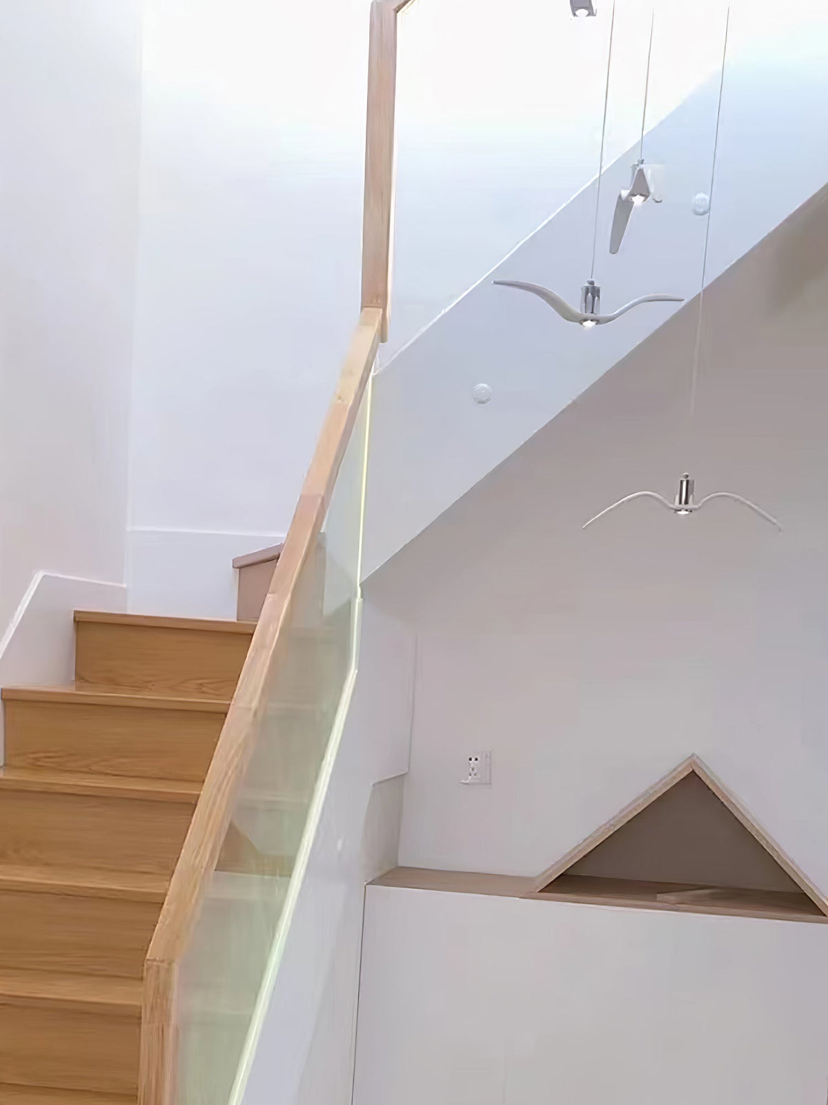 Candeeiro suspenso Ivoren com asas de pássaro para a sala de estar