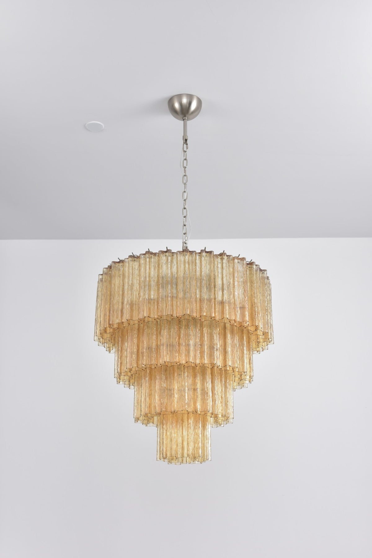 Candelabro Velanora elegante, vintage, em vidro em cascata e camadas