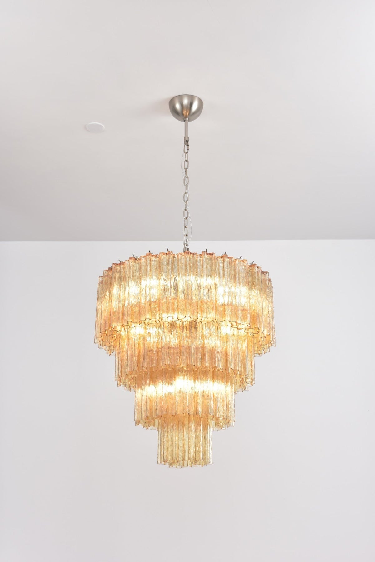 Candelabro Velanora elegante, vintage, em vidro em cascata e camadas