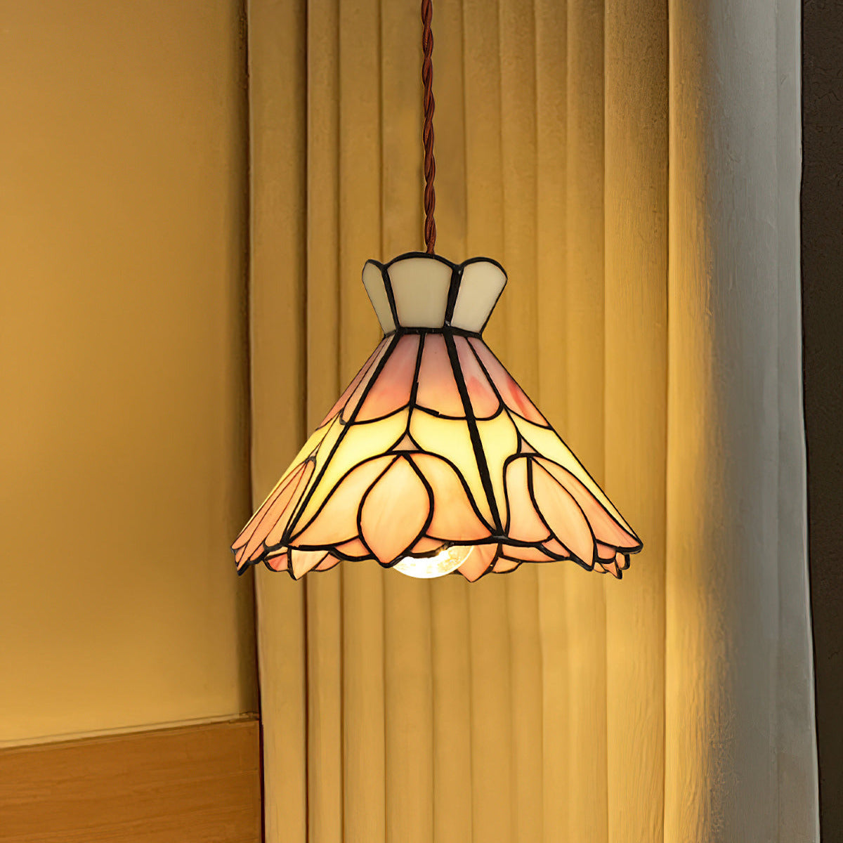 Rosependellamper i glas