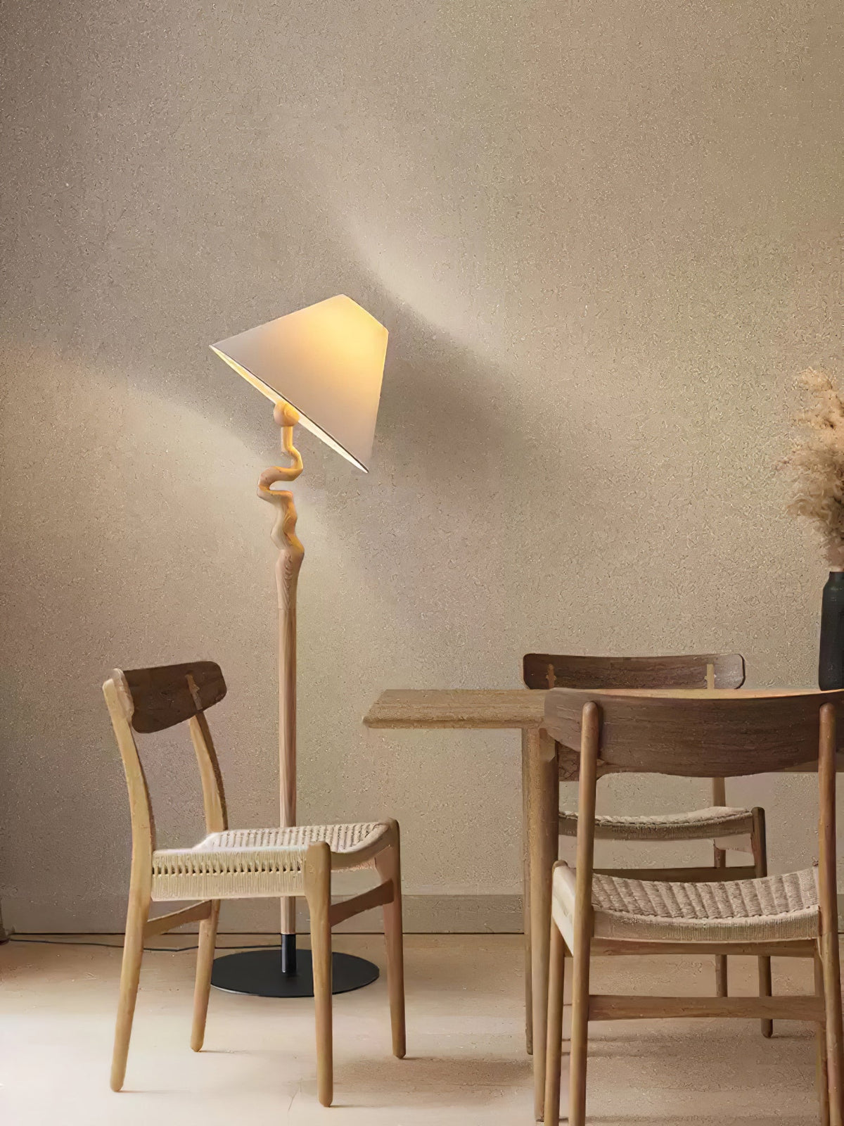 Avloril kunstnerisk gulvlampe i træ