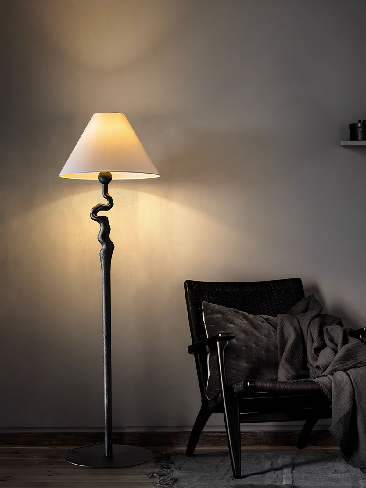 Avloril kunstnerisk gulvlampe i træ