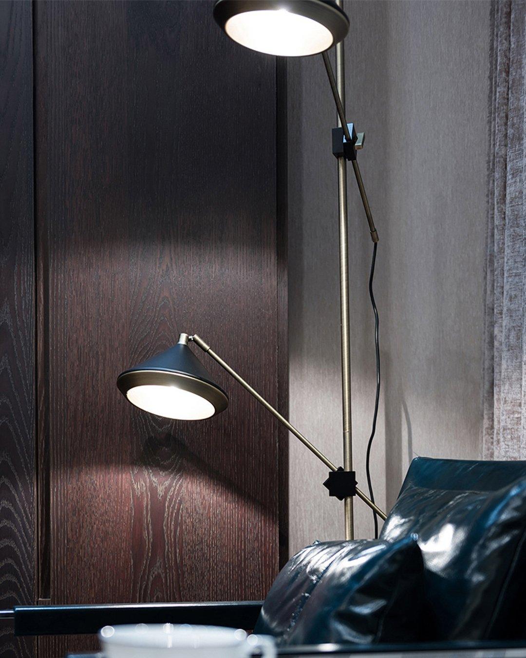 Mylirir art deco-gulvlampe i messing