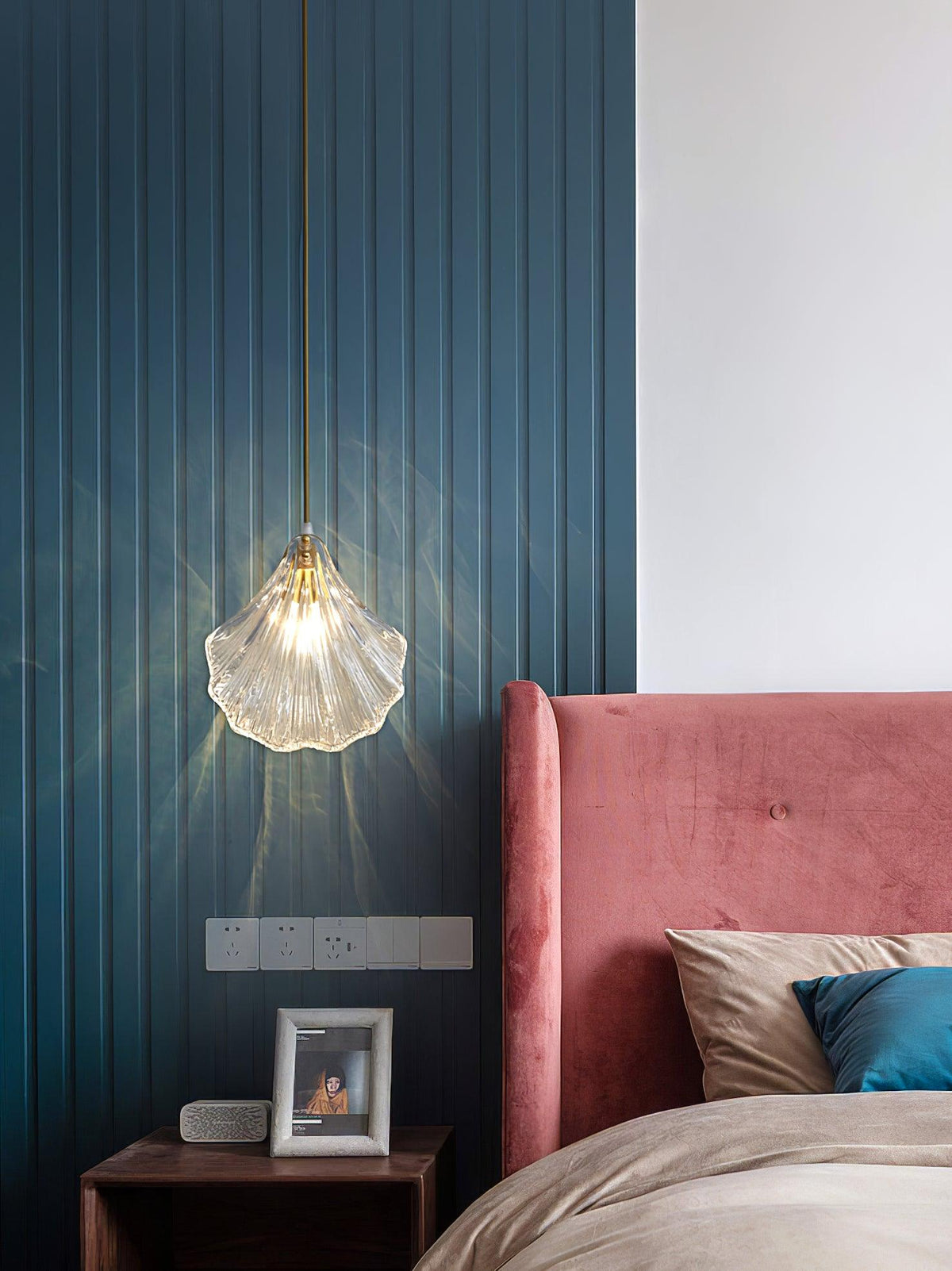 Covene Nordic Art Mini-pendel i muslingeskal og glas med swag-ledning