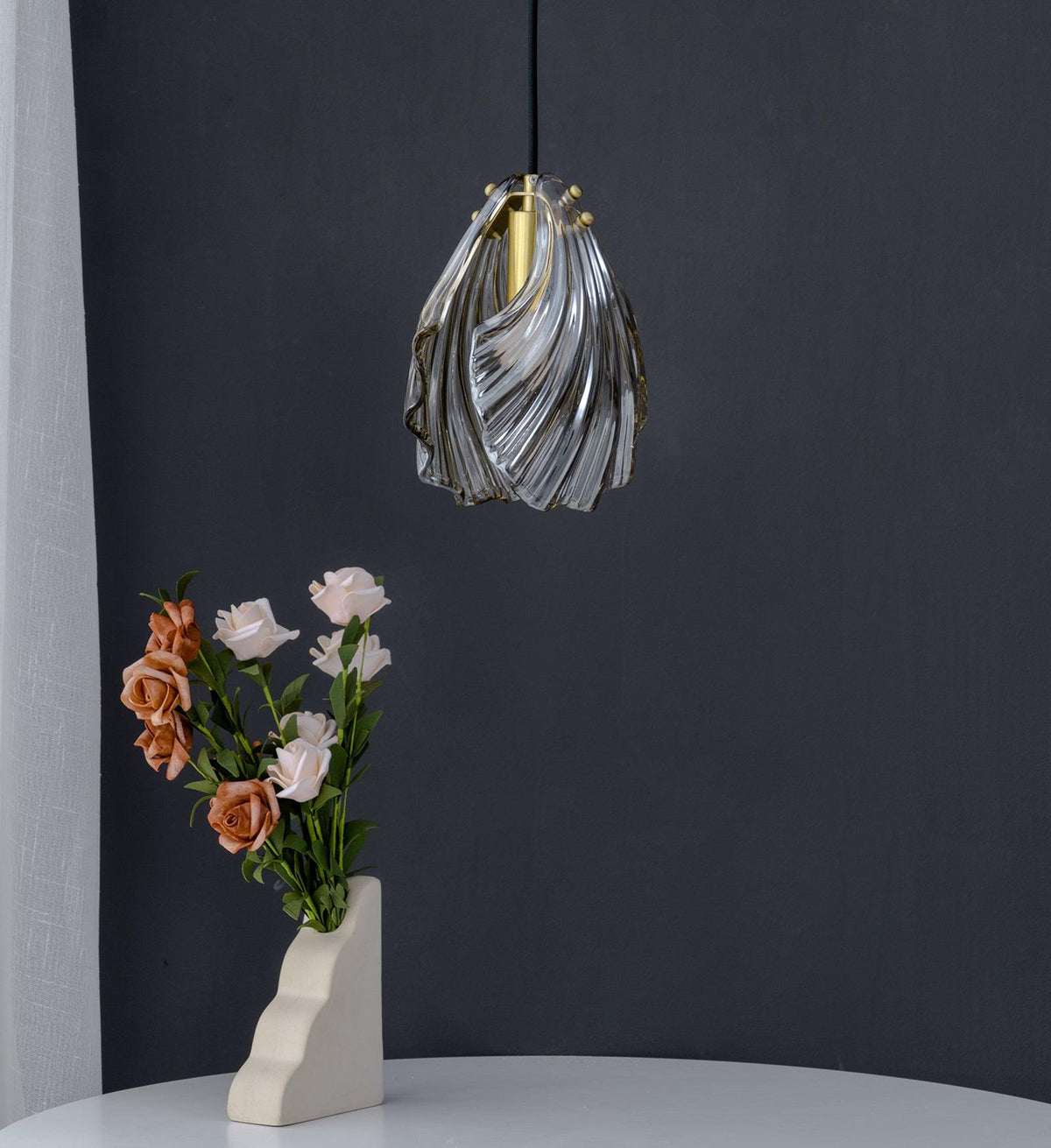 Covene Nordic Art Mini-pendel i muslingeskal og glas med swag-ledning