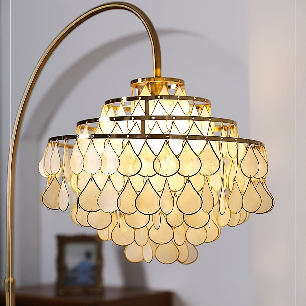 Luksus-gulvlampe med skal Emily