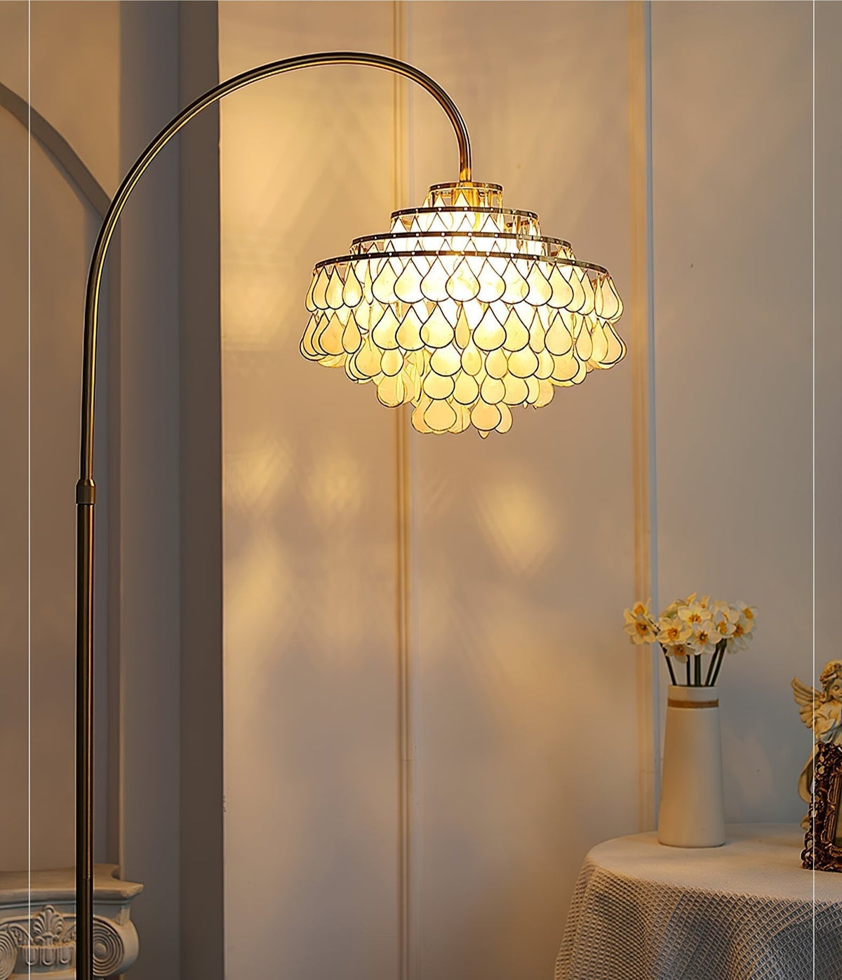 Luksus-gulvlampe med skal Emily