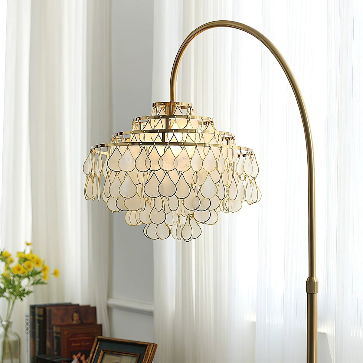 Luksus-gulvlampe med skal Emily
