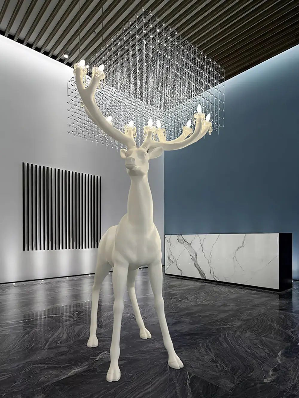 Veluaine-gulvlampe med hjortefigur, legende og kunstnerisk