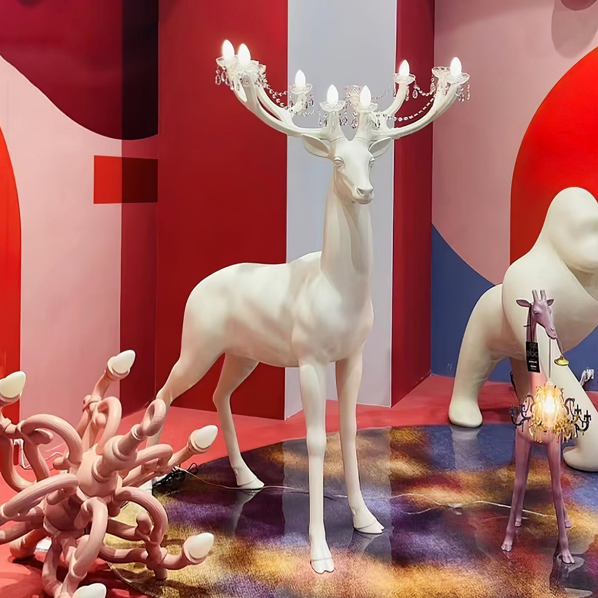Veluaine-gulvlampe med hjortefigur, legende og kunstnerisk