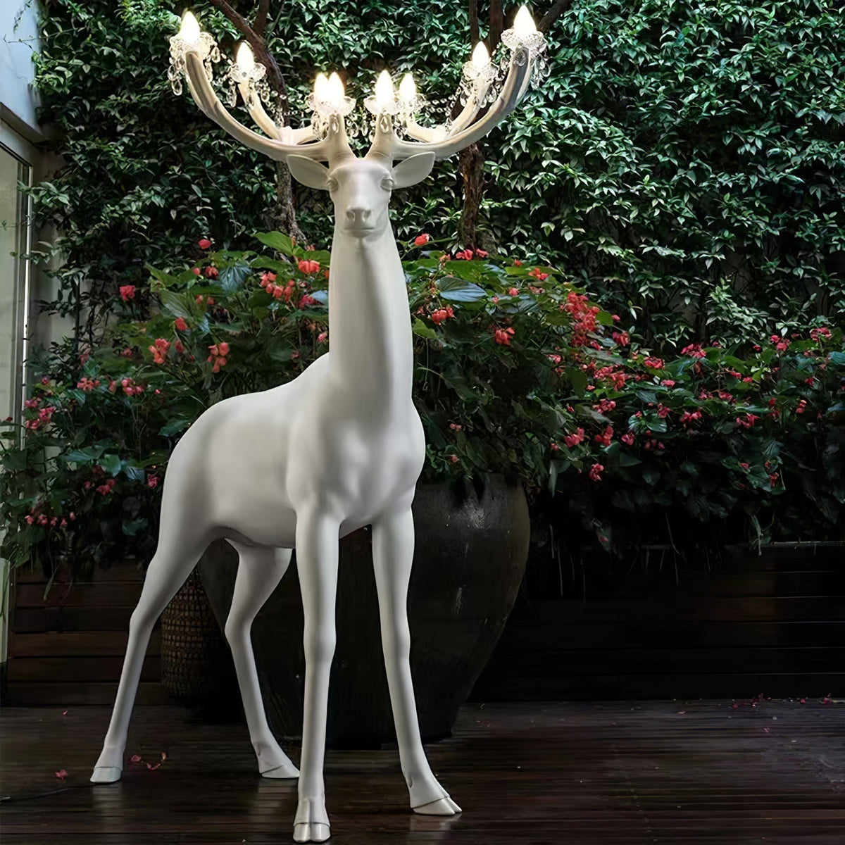 Veluaine-gulvlampe med hjortefigur, legende og kunstnerisk
