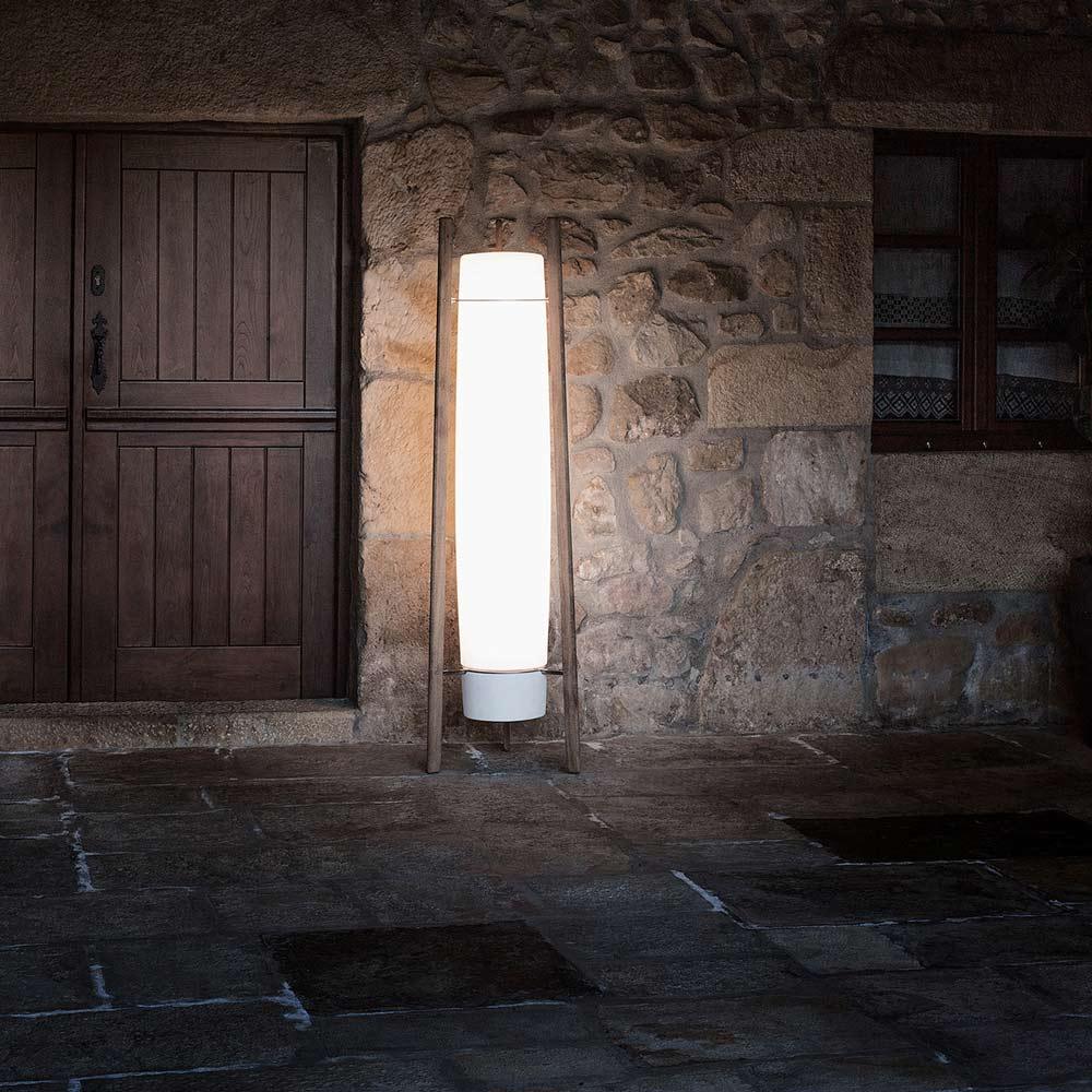 Zezoraril wabi-sabi-gulvlampe i træ