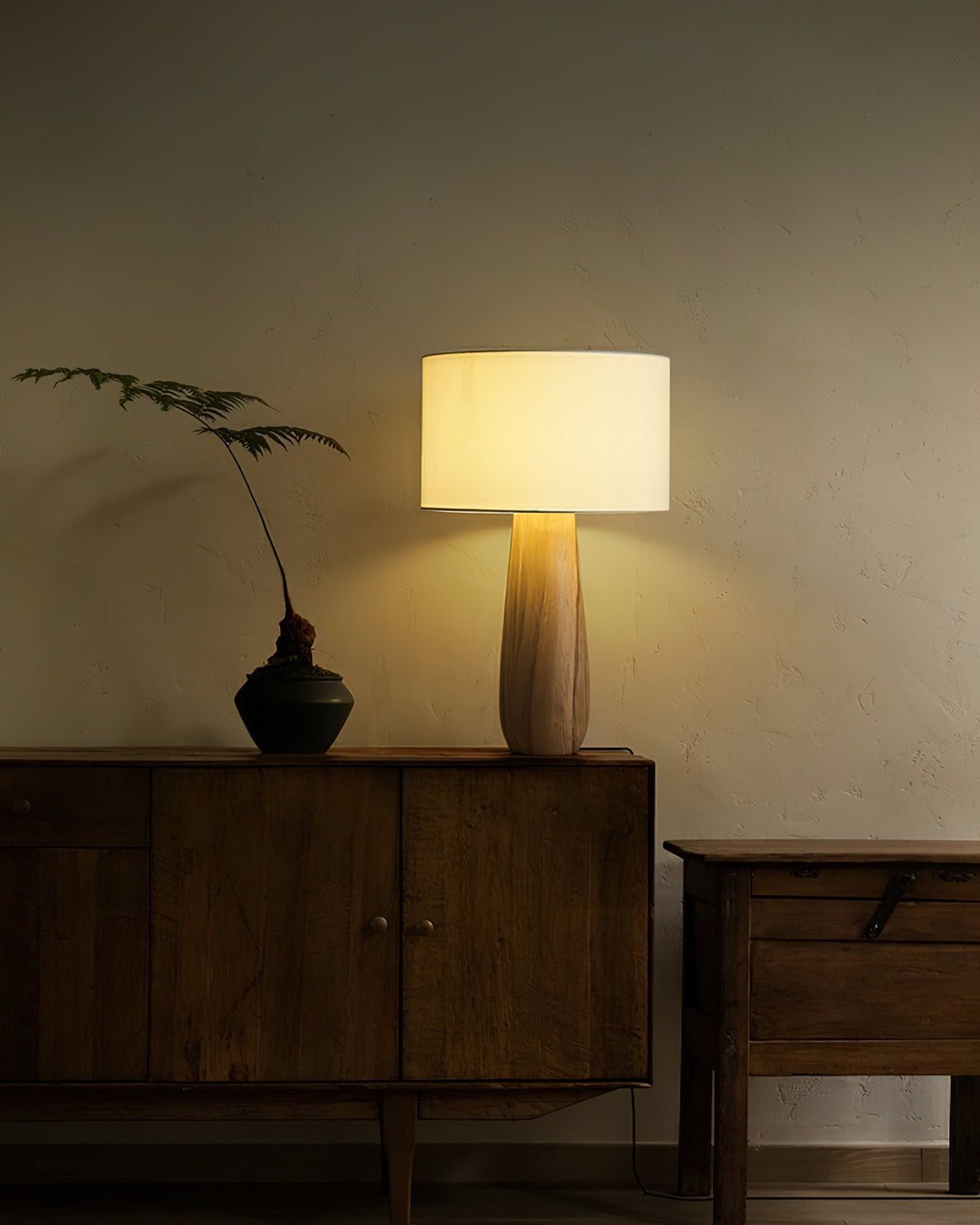 Aero nordisk bordslampa i tyg