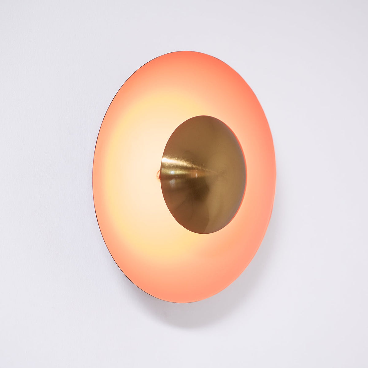Erlirora enkel vägglampa med mjukt sken, plug-in
