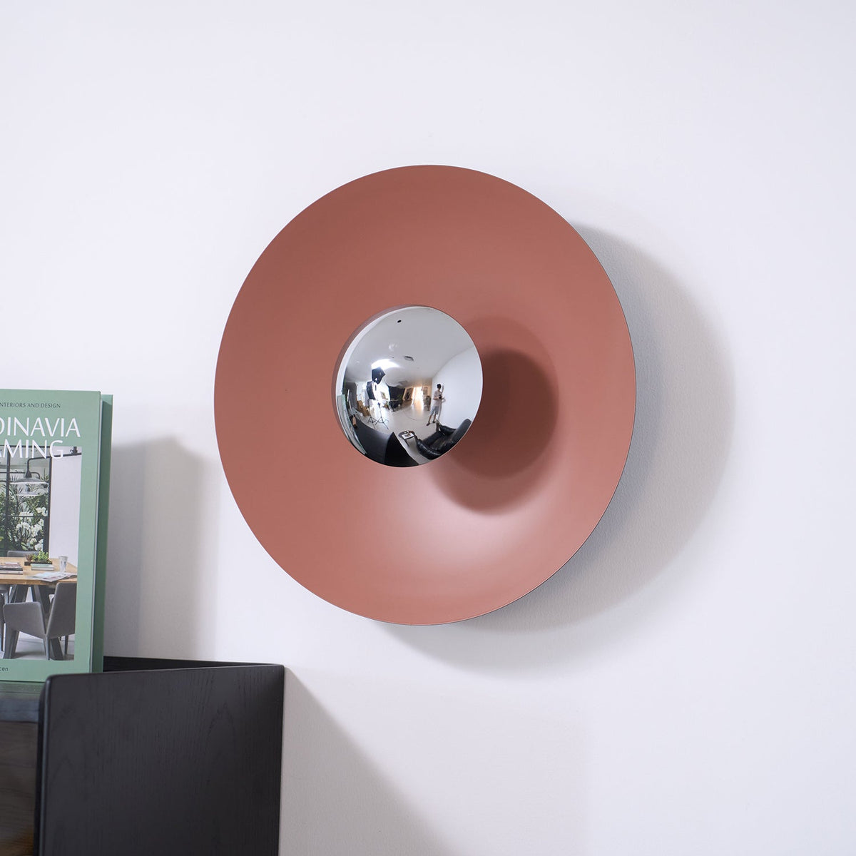 Erlirora enkel vägglampa med mjukt sken, plug-in