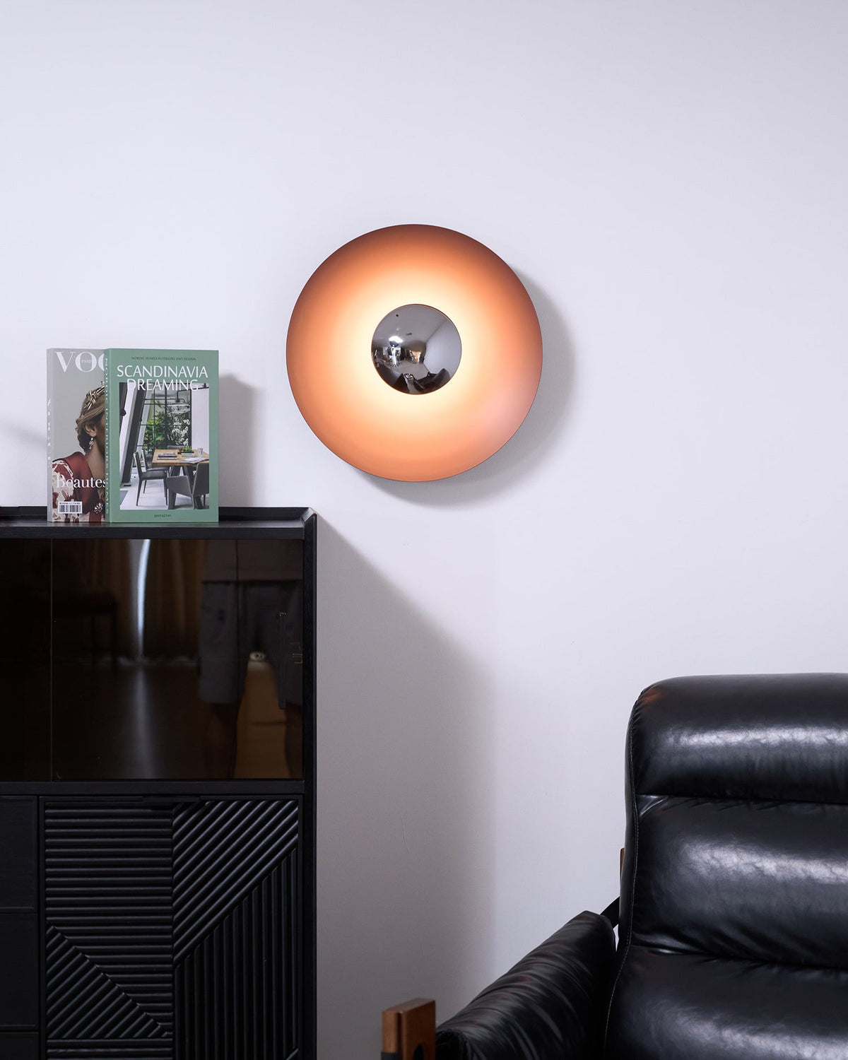 Erlirora enkel vägglampa med mjukt sken, plug-in