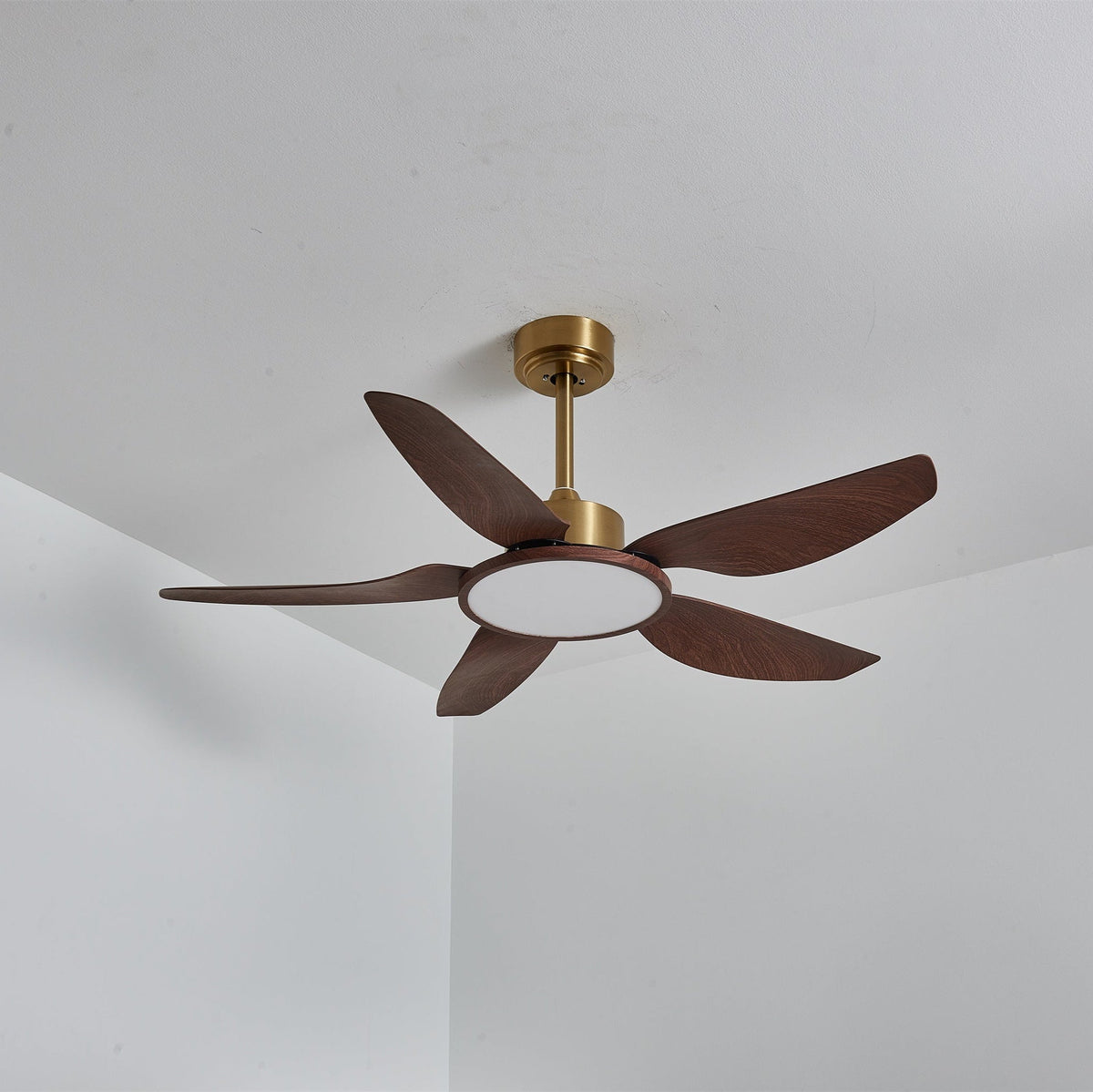 Sylenel moderne loftsventilator med lys i træ og messing