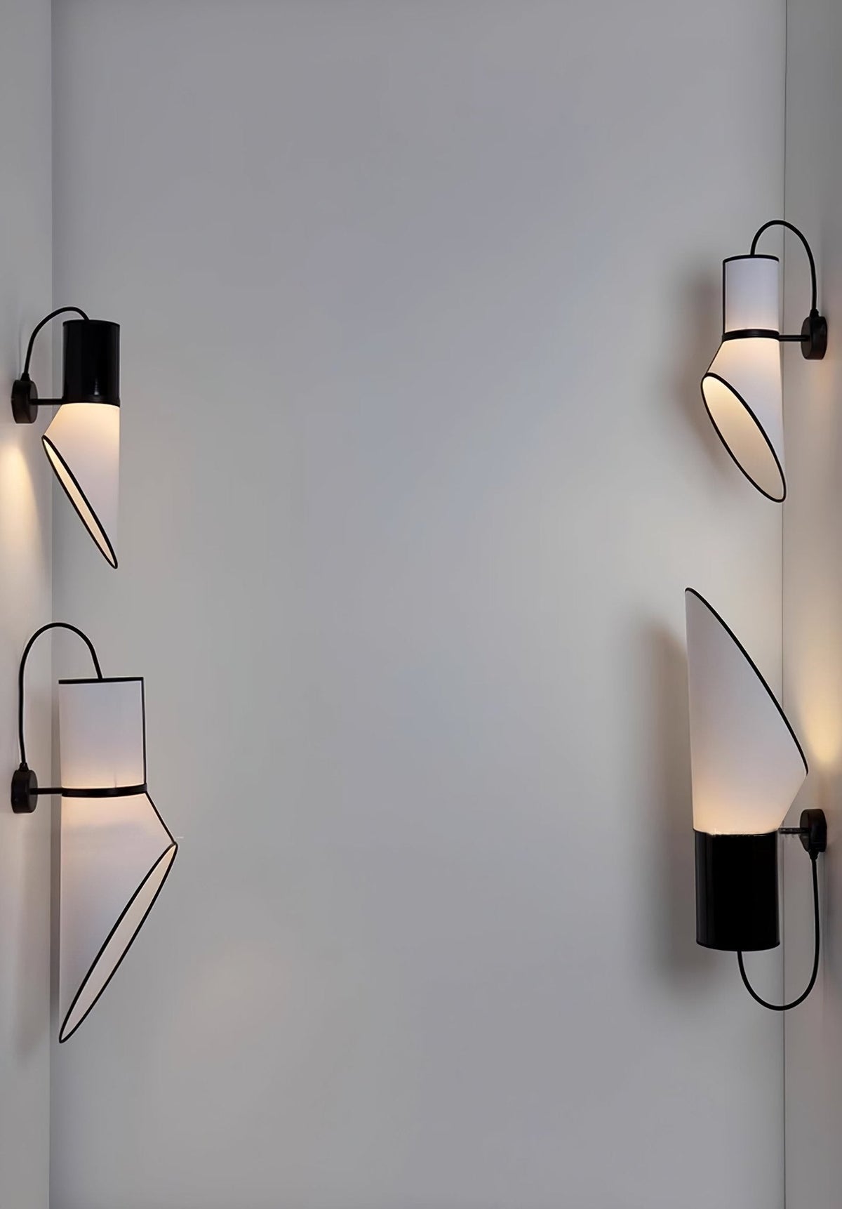 Aplique de parede Moorcrest com linha de esboço