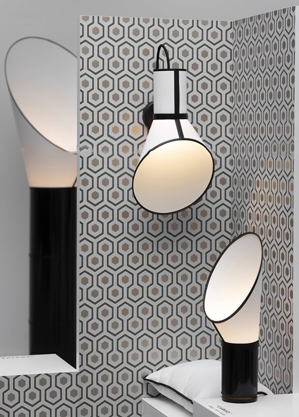 Aplique de parede Moorcrest com linha de esboço