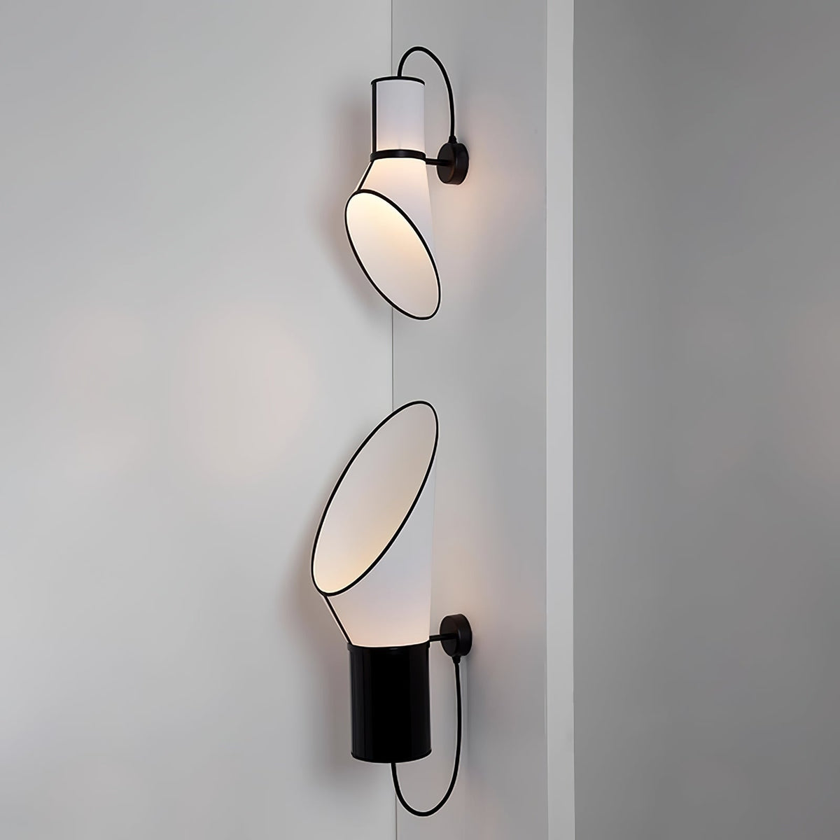 Aplique de parede Moorcrest com linha de esboço