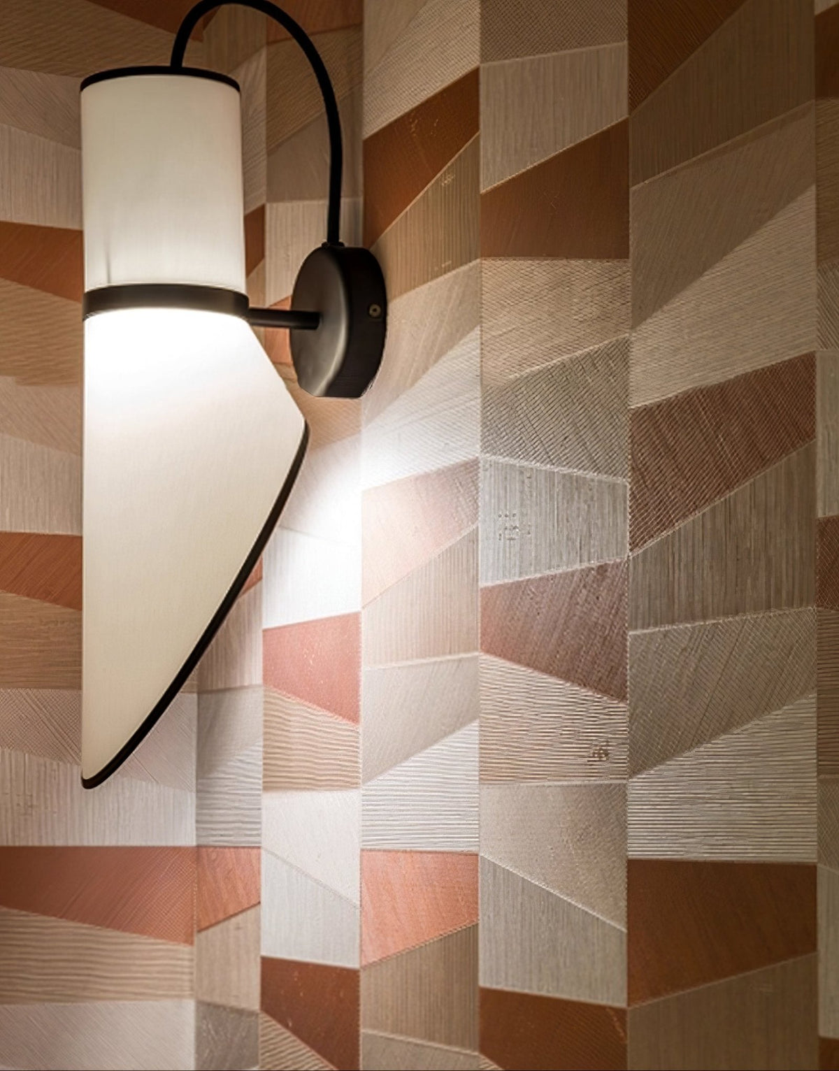 Aplique de parede Moorcrest com linha de esboço