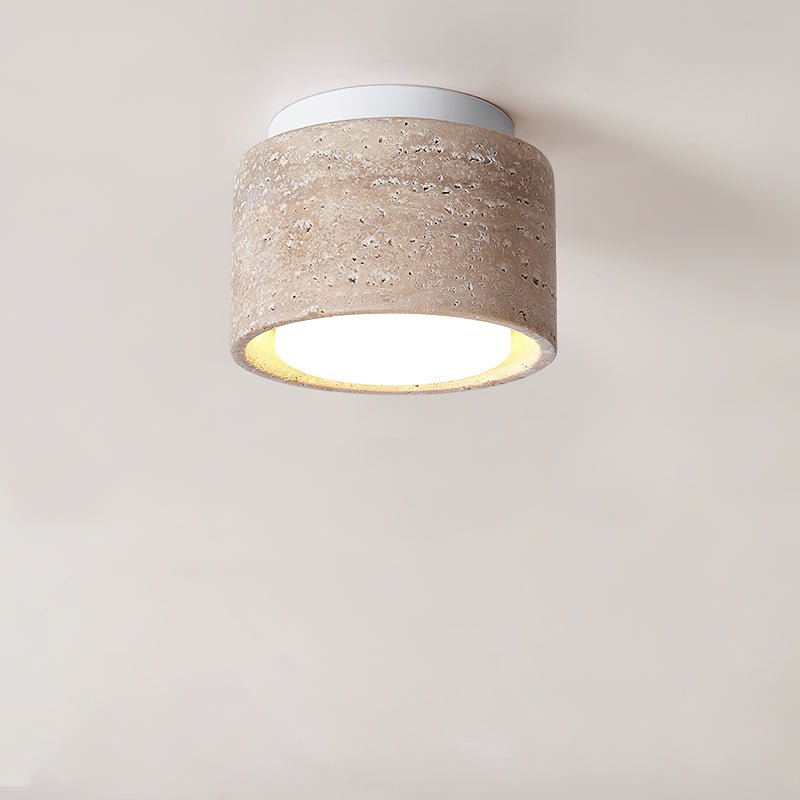 Virinira loftslampe med fire spotlys i travertin