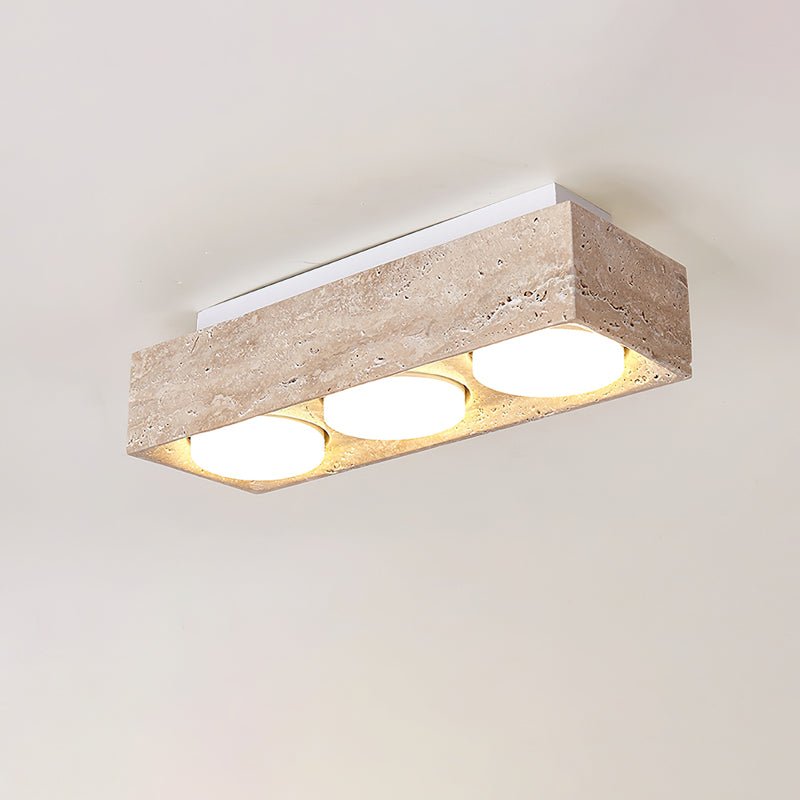 Virinira loftslampe med fire spotlys i travertin