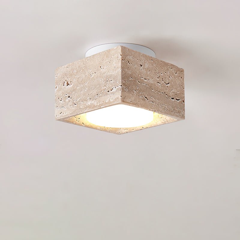 Virinira loftslampe med fire spotlys i travertin