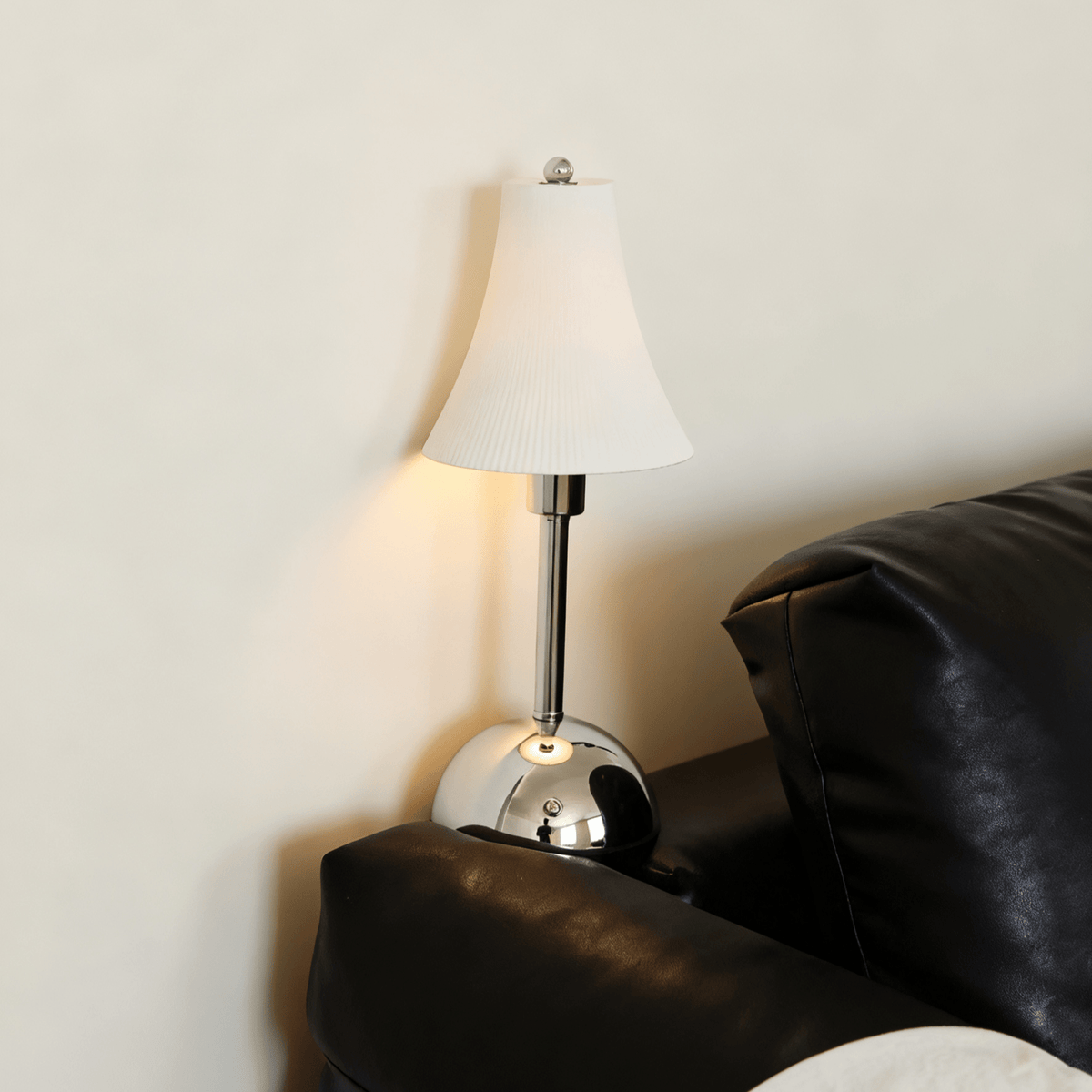 Elarin-bordlampe med slank talje