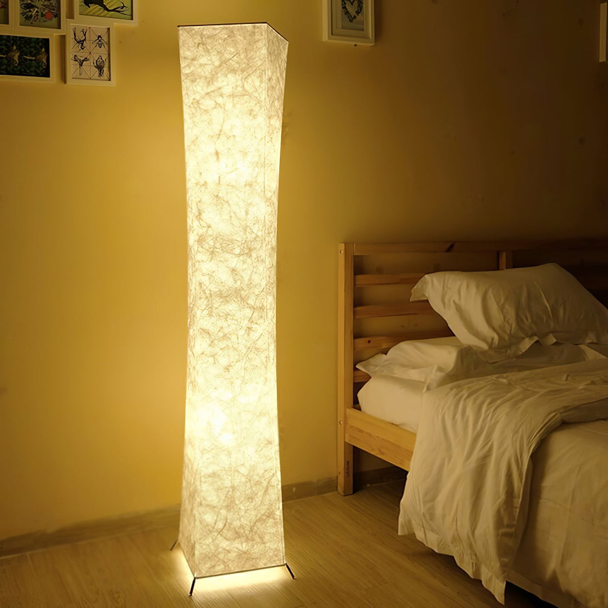 Ethereal slank tårngulvlampe