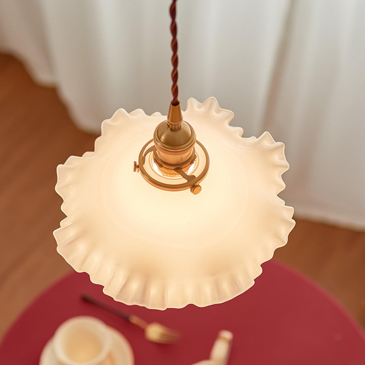 Mace lyxig pendellampa i glas