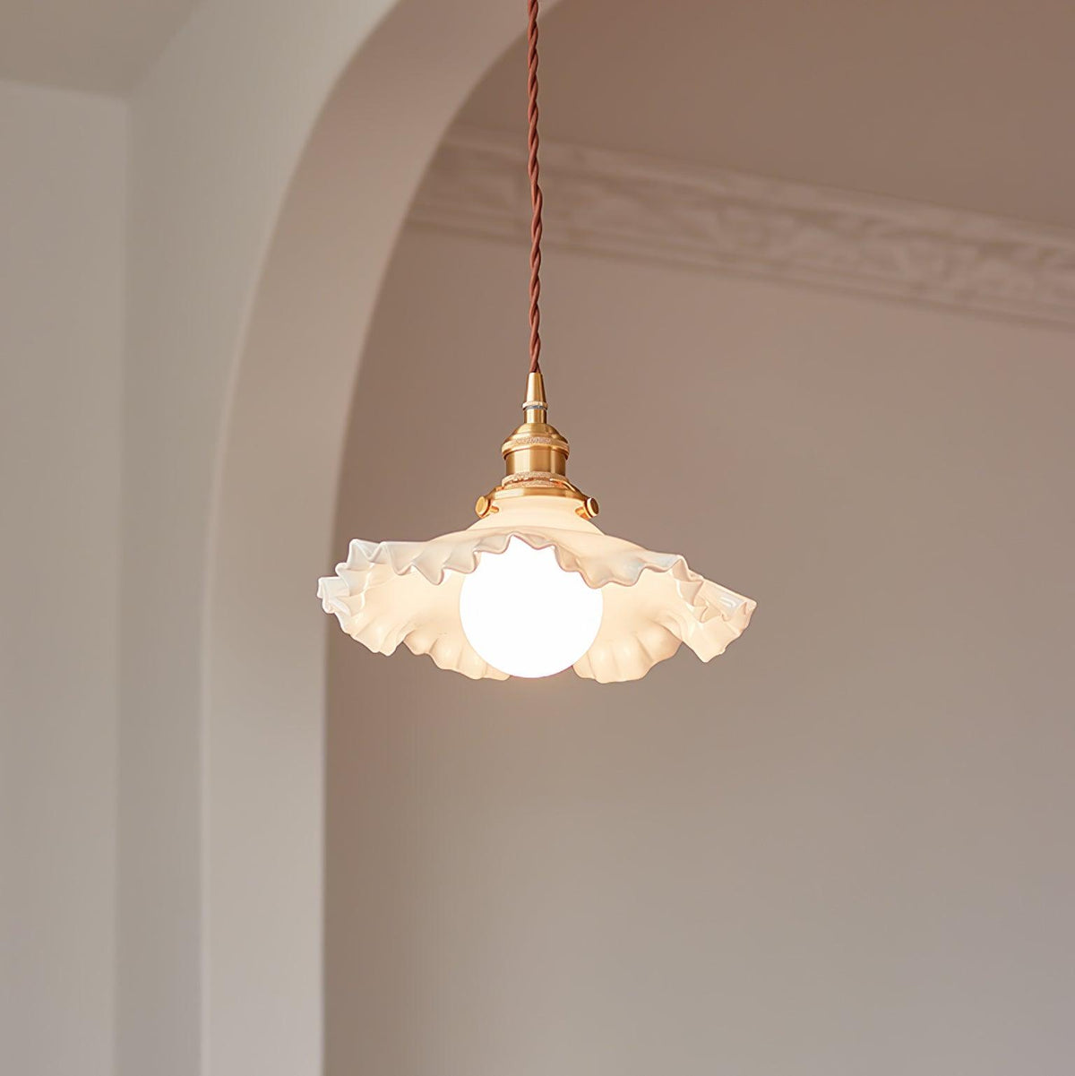 Mace lyxig pendellampa i glas