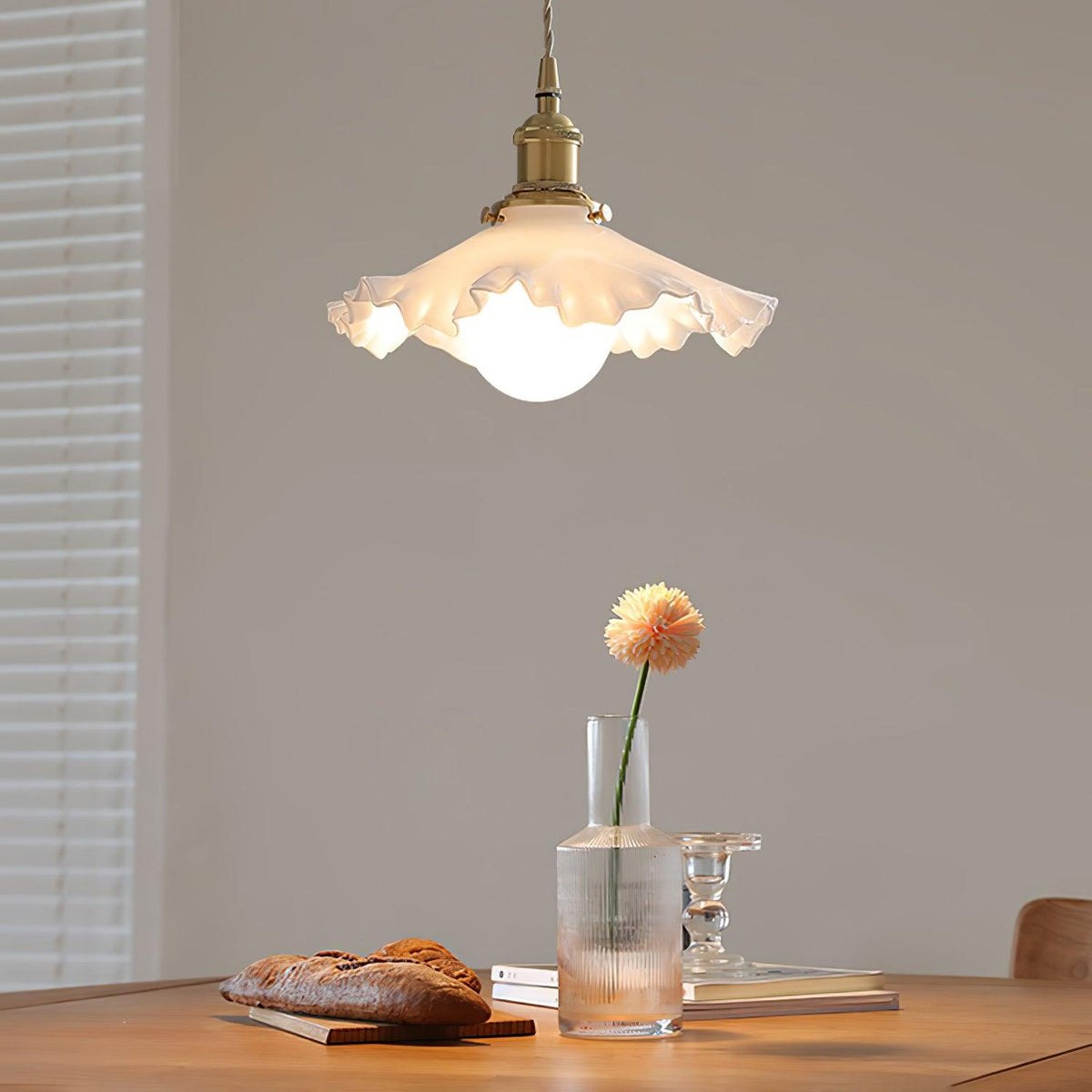 Mace lyxig pendellampa i glas