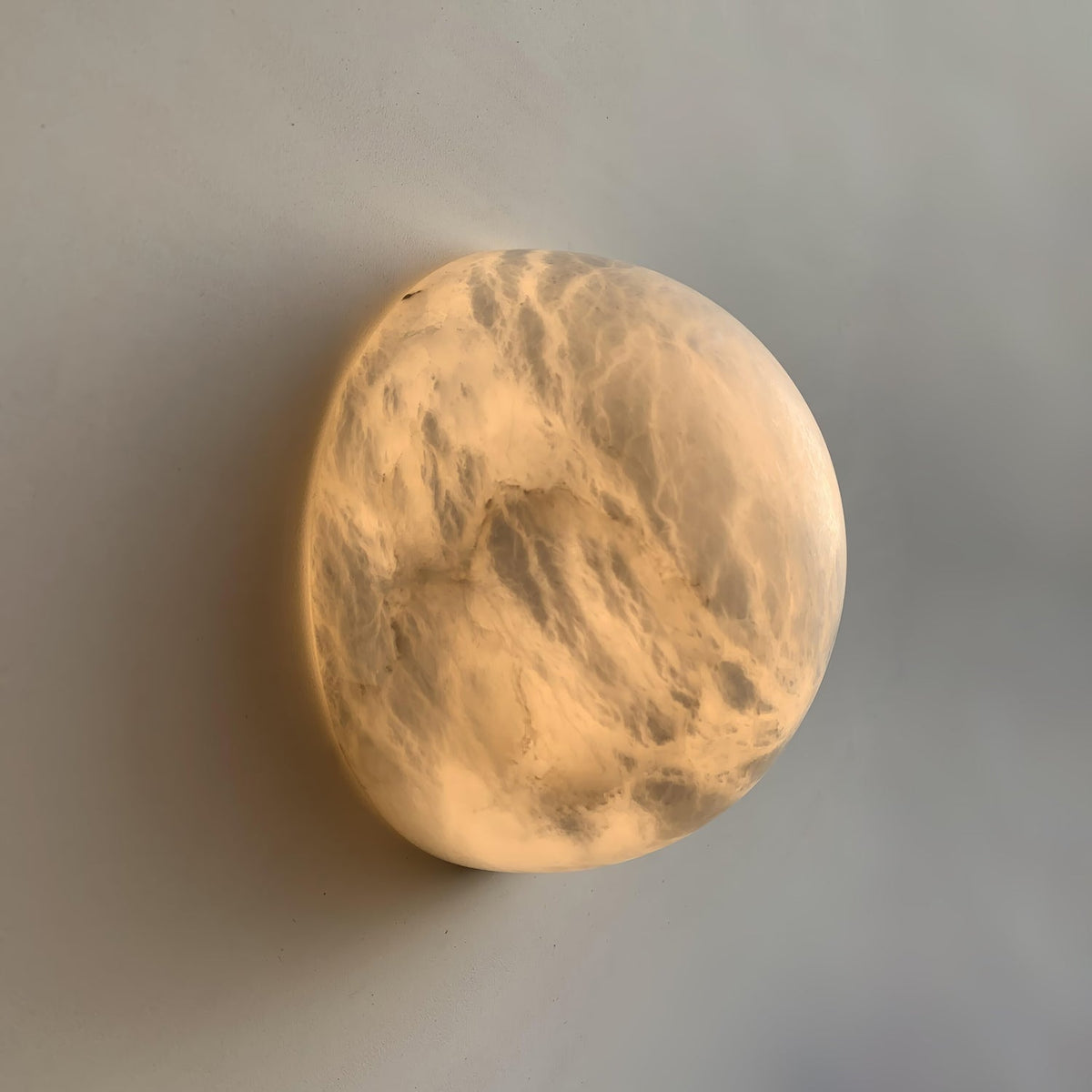 Albiaria-wabi-sabi-alabasteriseinävalaisin