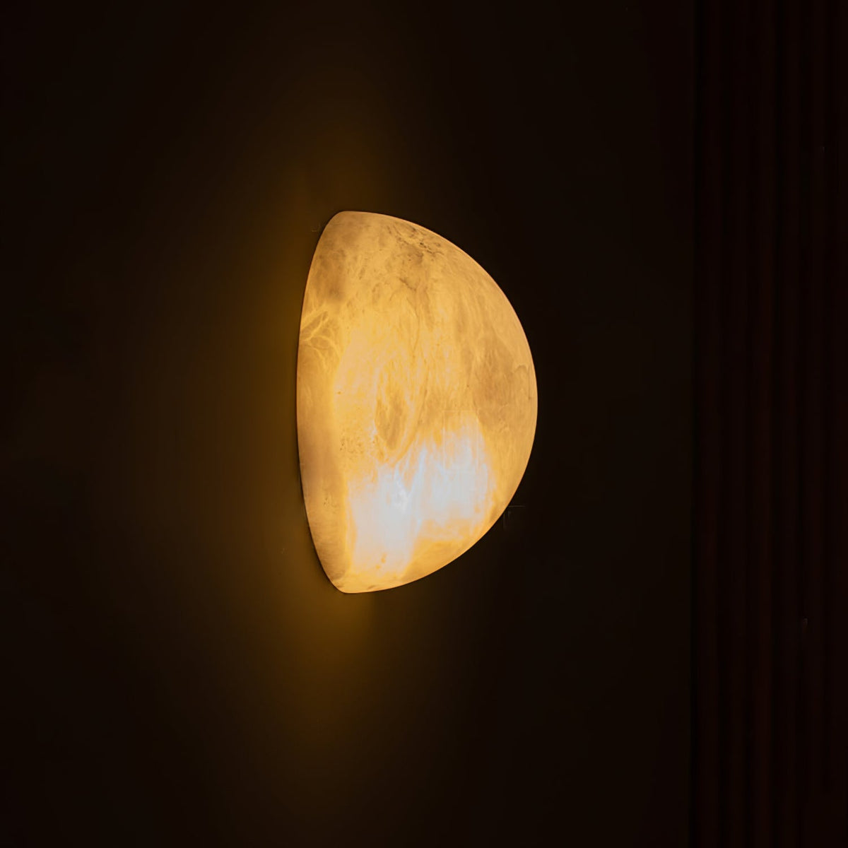 Albiaria-wabi-sabi-alabasteriseinävalaisin
